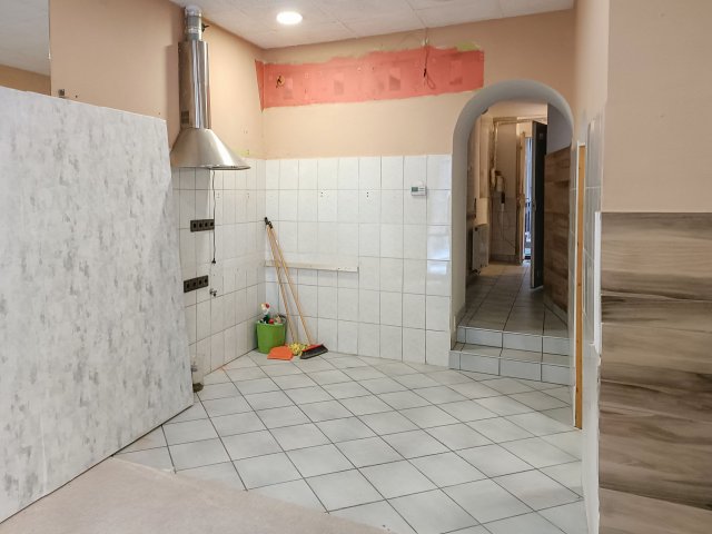 Kiadó üzlethelyiség, Budapesten, VI. kerületben 350 E Ft / hó