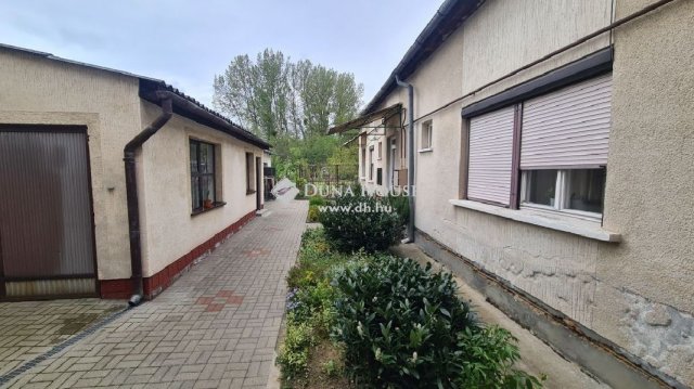 Eladó családi ház, Kaposváron 42.5 M Ft, 6 szobás