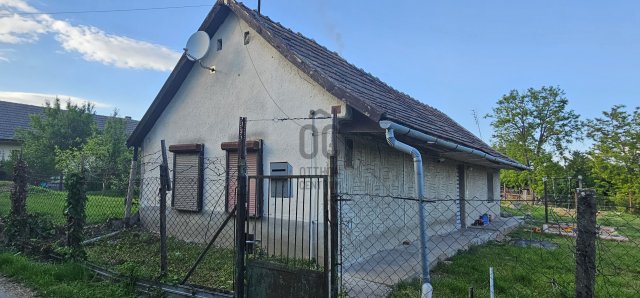 Eladó családi ház, Mezőkomáromban 8.99 M Ft, 2 szobás