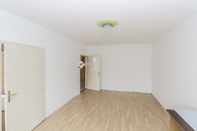 Eladó téglalakás, Szombathelyen 30.5 M Ft, 2 szobás