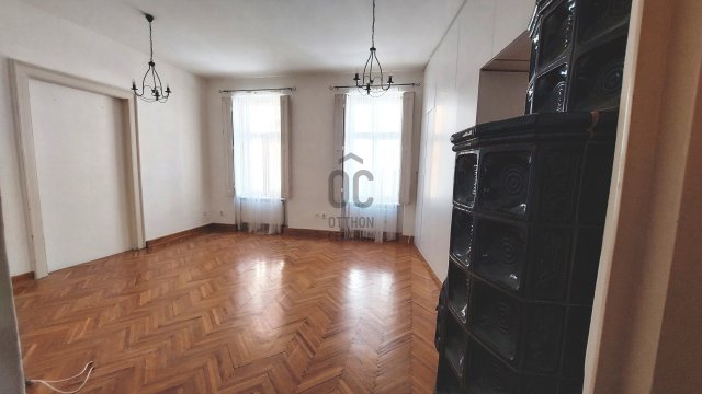 Eladó téglalakás, Székesfehérvárott 94.9 M Ft, 2 szobás