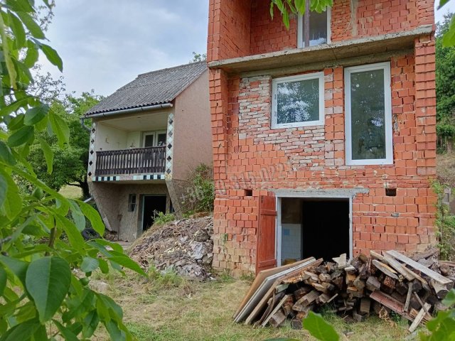 Eladó telek, Csörnyeföldön 14.9 M Ft, 2 szobás