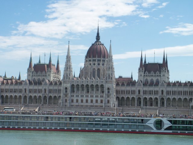 Eladó téglalakás, Budapesten, II. kerületben, Bem rakparton