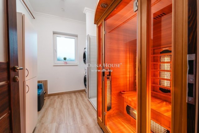 Eladó családi ház, Kecskeméten 125 M Ft, 4 szobás