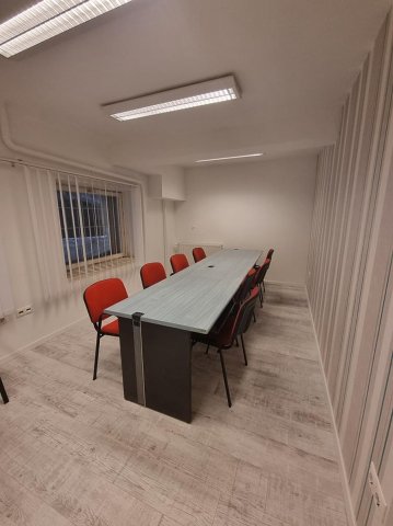 Kiadó iroda, Budapesten, IX. kerületben 120 E Ft / hó, 1 szobás