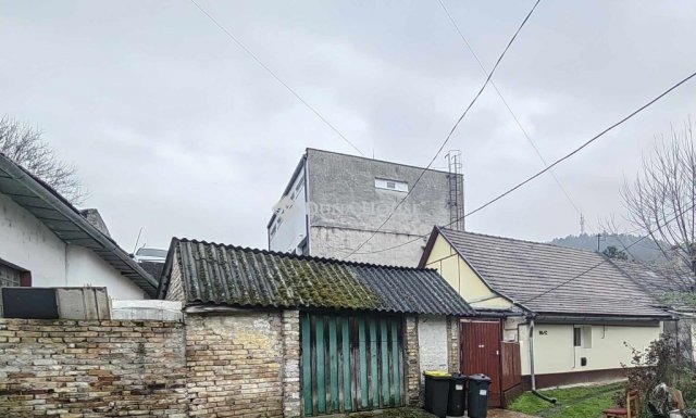 Eladó családi ház, Szekszárdon 42.99 M Ft, 3 szobás