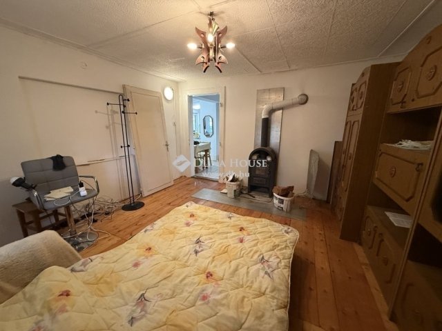 Eladó családi ház, Pócsmegyeren 36.5 M Ft, 2 szobás