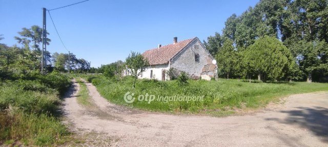 Eladó telek, Ácson 53 M Ft / költözzbe.hu