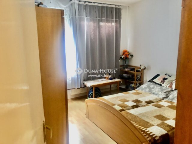 Eladó panellakás, Nagykanizsán 28.5 M Ft, 3 szobás