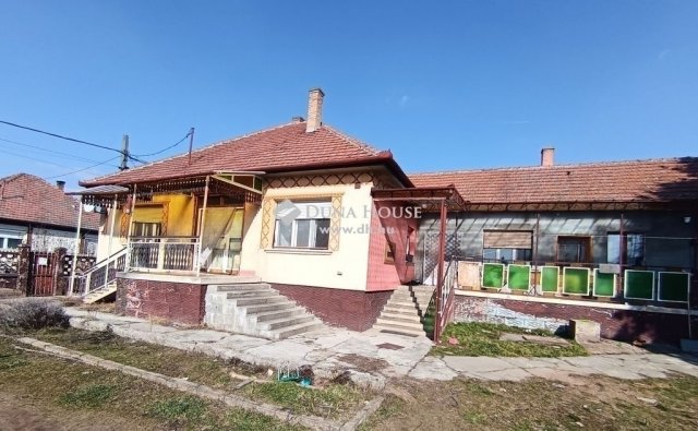Eladó családi ház, Tápiószecsőn 55 M Ft, 7 szobás