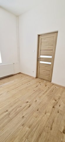 Eladó téglalakás, Kaposváron 49.99 M Ft, 4 szobás