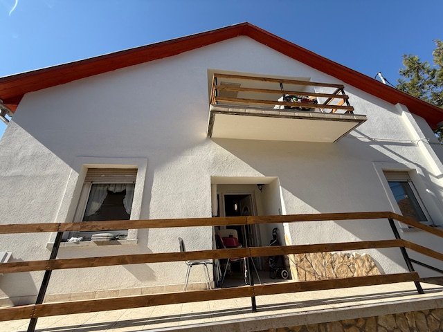 Eladó családi ház, Vecsésen 140 M Ft, 6 szobás