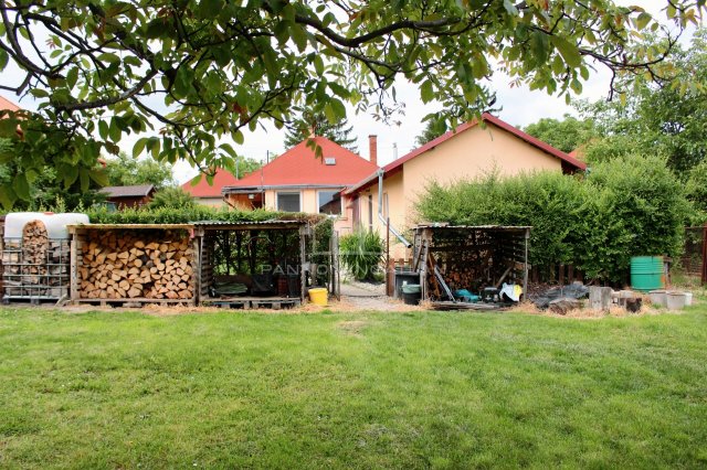 Eladó családi ház, Balatonfőkajáron 74.9 M Ft, 4 szobás