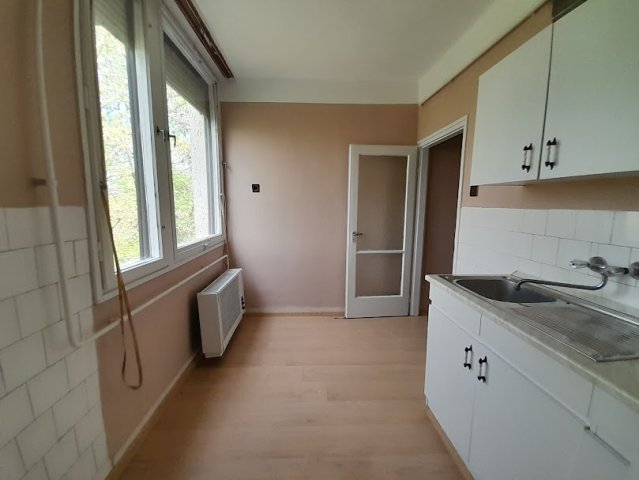 Eladó téglalakás, Békésen 16.5 M Ft, 2 szobás