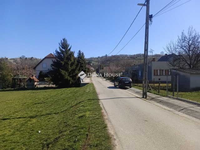 Eladó telek, Kőröshegyen 30 M Ft / költözzbe.hu
