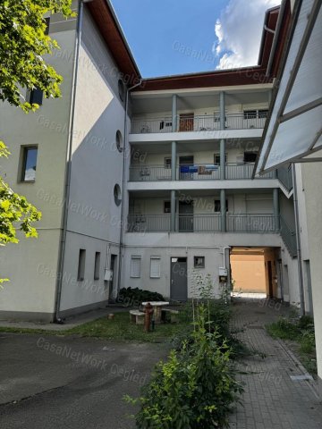 Eladó téglalakás, Cegléden 33 M Ft, 1 szobás
