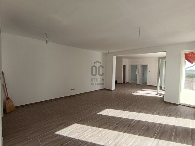 Eladó családi ház, Szigetcsépen 110 M Ft, 5 szobás
