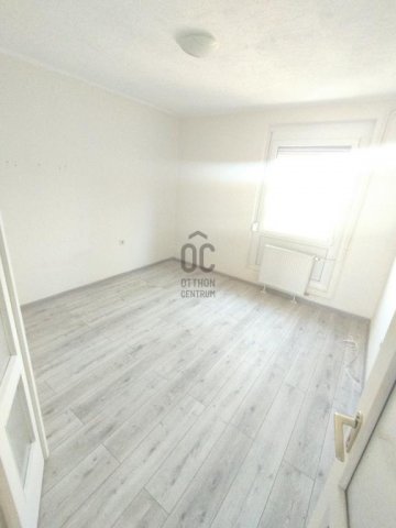 Eladó panellakás, Siófokon 47.5 M Ft, 2 szobás