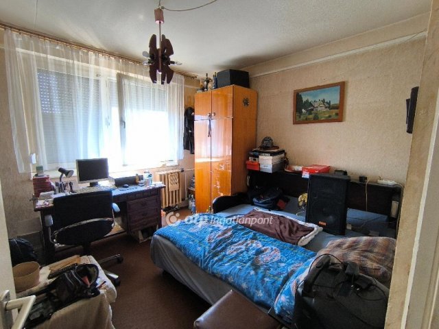 Eladó panellakás, Salgótarjánban 16.99 M Ft, 2+1 szobás