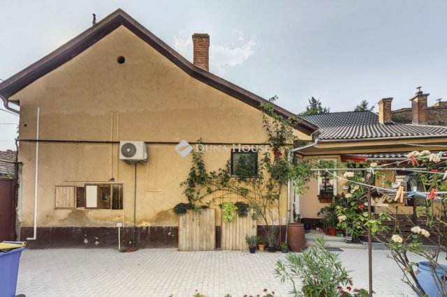 Eladó családi ház, Kecskeméten 59.9 M Ft, 3 szobás