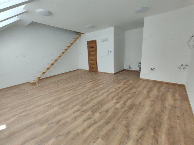 Eladó téglalakás, Nyíregyházán 44.8 M Ft, 3 szobás