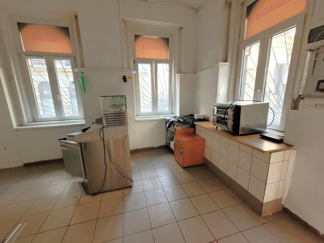 Eladó üzlethelyiség, Budapesten, VI. kerületben 35 M Ft