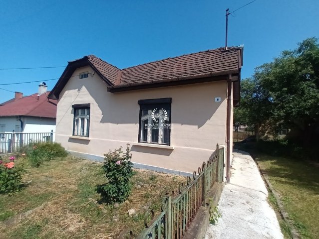 Eladó családi ház, Ózdon 13.5 M Ft, 3 szobás