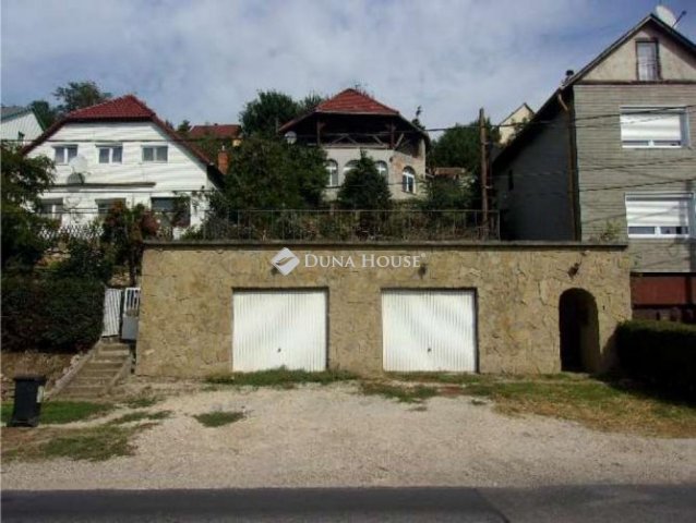 Eladó családi ház, Pilisborosjenőn 66.8 M Ft, 6 szobás
