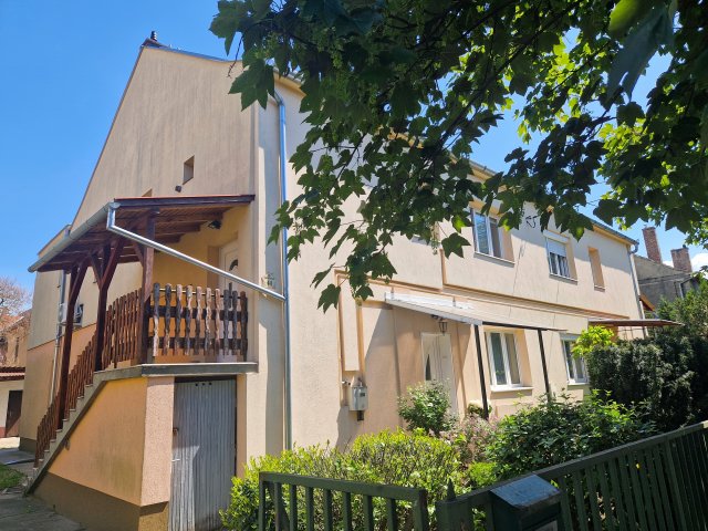Eladó téglalakás, Keszthelyen 89 M Ft, 4 szobás