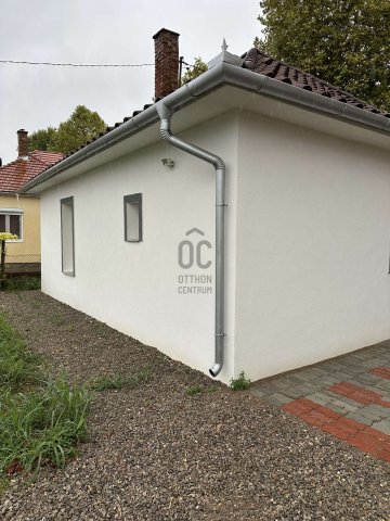 Eladó családi ház, Pécsett 62.9 M Ft, 2 szobás