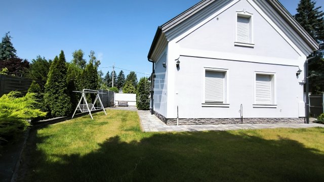 Eladó családi ház, Szigetmonostorban 99.9 M Ft, 7 szobás
