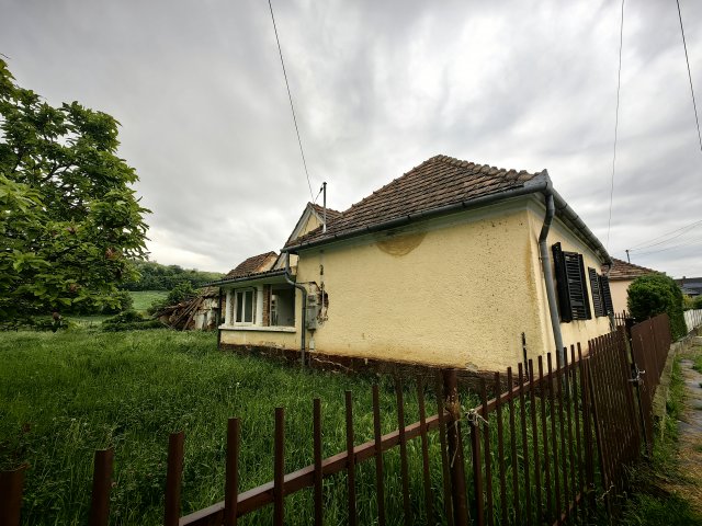 Eladó családi ház, Hahóton 5.5 M Ft, 2 szobás