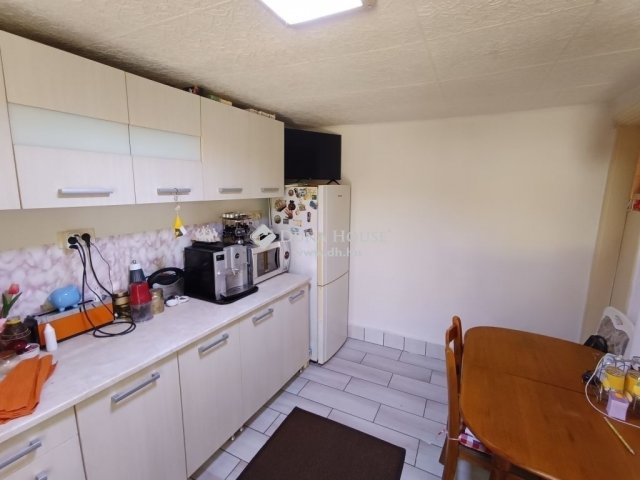 Eladó családi ház, Szentmártonkátán 33.5 M Ft, 2 szobás