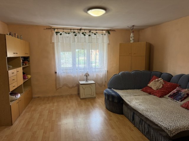 Eladó családi ház, Hevesen 13.5 M Ft, 2 szobás