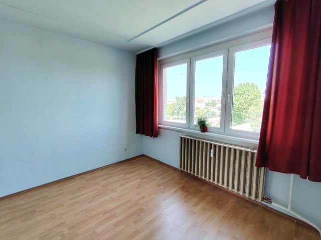 Eladó panellakás, Székesfehérvárott 41.5 M Ft, 2 szobás