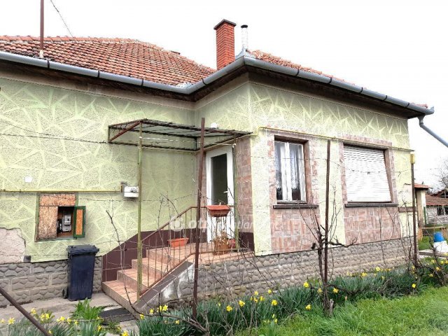 Eladó családi ház, Pitvaroson 13.9 M Ft, 3 szobás