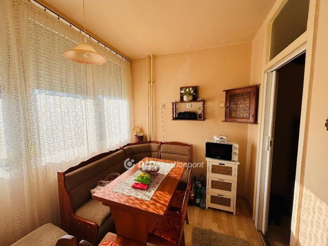Eladó panellakás, Kisvárdán 23.9 M Ft, 2 szobás