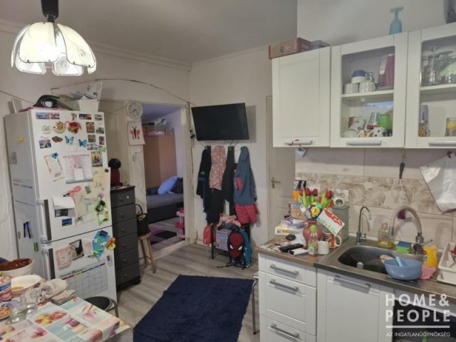 Eladó családi ház, Szatymazon 29.5 M Ft, 2 szobás