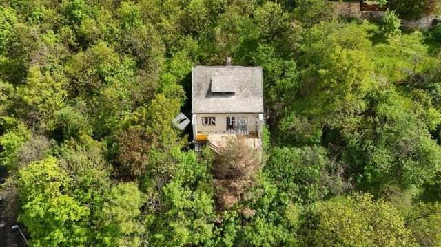 Eladó családi ház, Pécsett 89.9 M Ft, 5 szobás