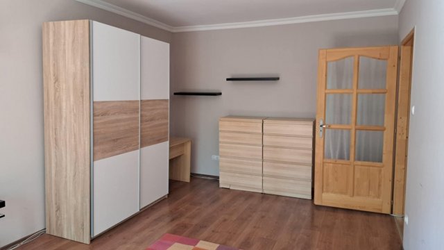 Kiadó téglalakás, albérlet, Szolnokon 115 E Ft / hó, 1 szobás