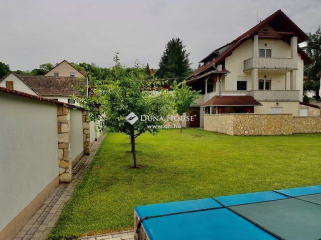 Eladó családi ház, Pogányon 94.94 M Ft, 6 szobás