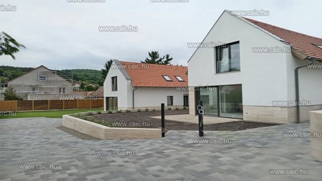 Eladó családi ház, Nagykovácsiban 255 M Ft, 6 szobás