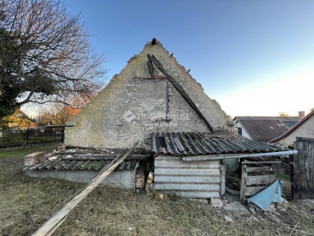 Eladó telek, Balatonfüreden 15 M Ft / költözzbe.hu