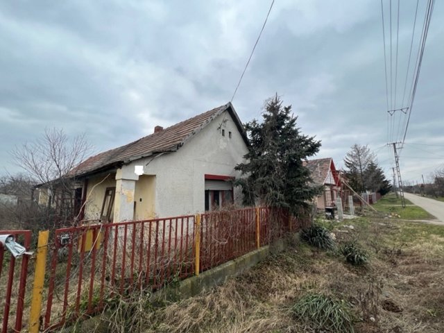 Eladó családi ház, Seregélyesen, Kossuth utcában 13.5 M Ft
