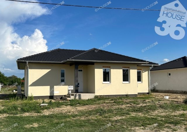 Eladó családi ház, Kecskeméten 62 M Ft, 4 szobás