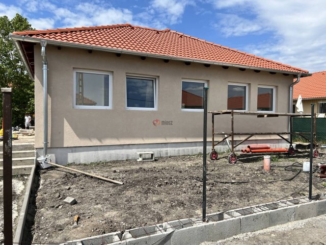 Eladó sorház, Gárdonyban 75 M Ft, 3 szobás