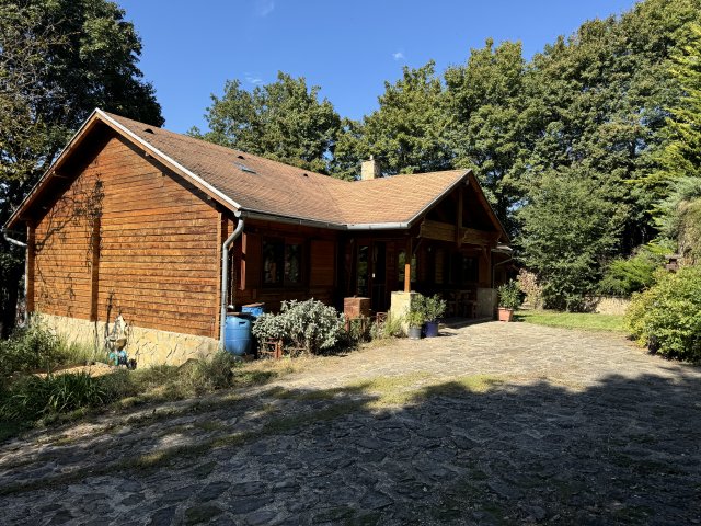 Eladó családi ház, Pilisszentlászlón 179.9 M Ft, 4 szobás