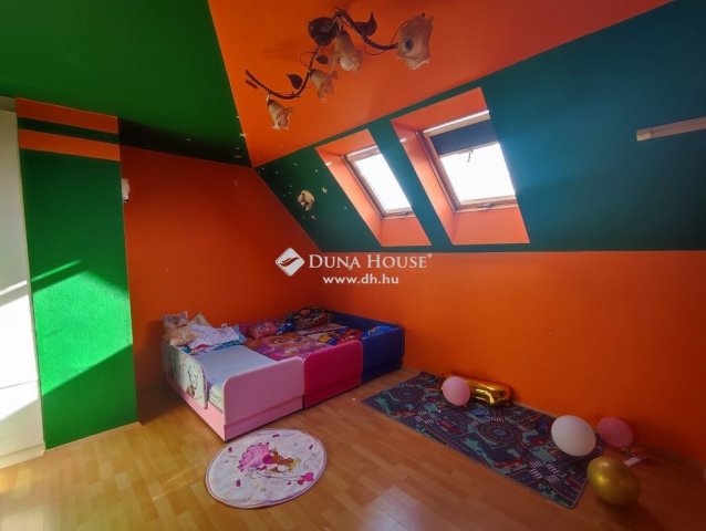 Eladó családi ház, Gyömrőn 109.5 M Ft, 5 szobás