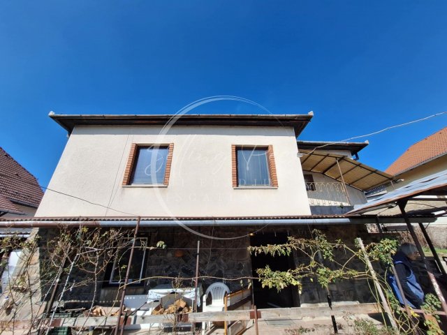 Eladó családi ház, Komlón, Hunyadi János utcában 29.9 M Ft