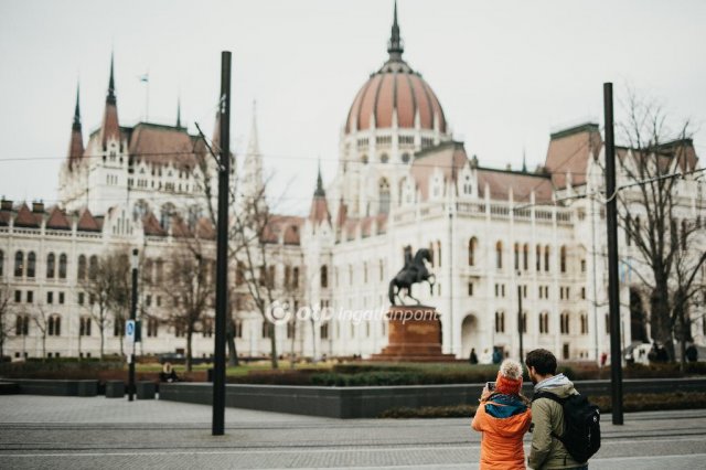 Eladó téglalakás, Budapesten, V. kerületben 99.9 M Ft, 2 szobás